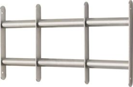 Metallplatten und Gitter dienen als besonders starken Einbruchschutz, aber auch nur dann wenn er professionell montiert wird. Fachgerechter Einbau vom Schlüsseldienst Fürstenwalde